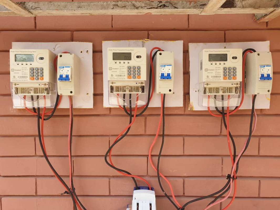 Single Phase Smart Electricity Meter in White Color Made of Plastic Material