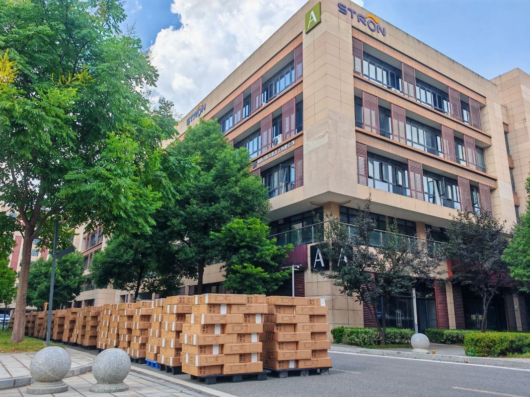 STW36-B 물 데이터 수집을 위해 설계된 플라스틱 전기 부품 케이스를 포함하는 지속적인 물 모니터링 장비